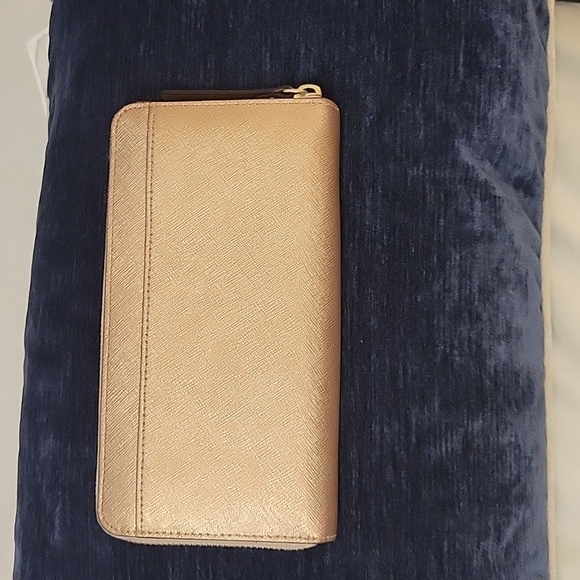 Kate Spade Wallet - Picture 2 of 8